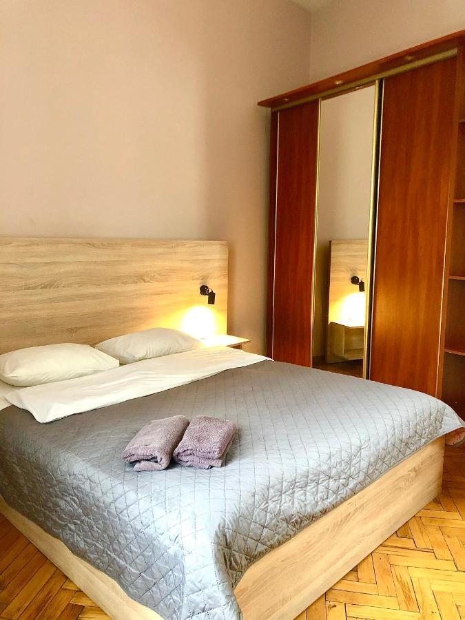 Romantic Apartments - City Center 5 15 Lviv Luaran gambar