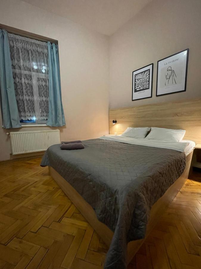 Romantic Apartments - City Center 5 15 Lviv Luaran gambar